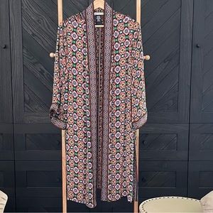 Alice + Olivia Lynn Medallion Print Mid-Length, Wide Sleeved Kimono, Sized M/L